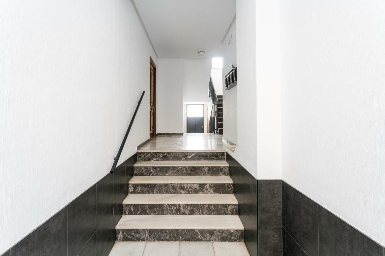 Triana 3 Bedrooms & 2 Bath Parking Included Севиля Екстериор снимка