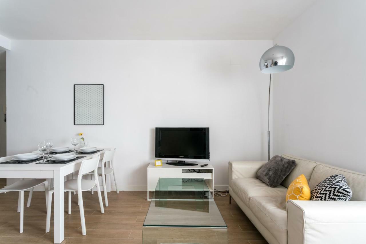Triana 3 Bedrooms & 2 Bath Parking Included Севиля Екстериор снимка