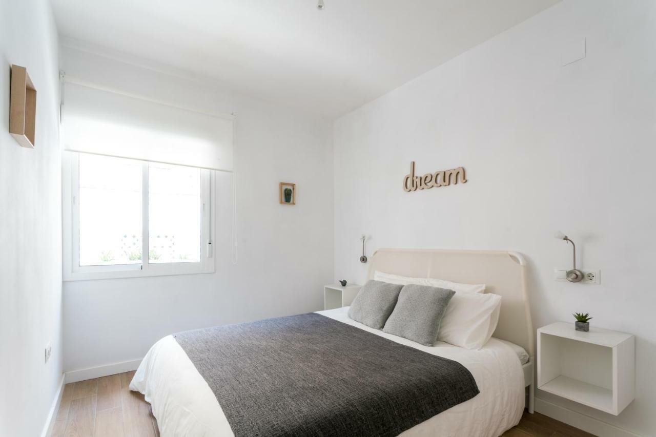 Triana 3 Bedrooms & 2 Bath Parking Included Севиля Екстериор снимка