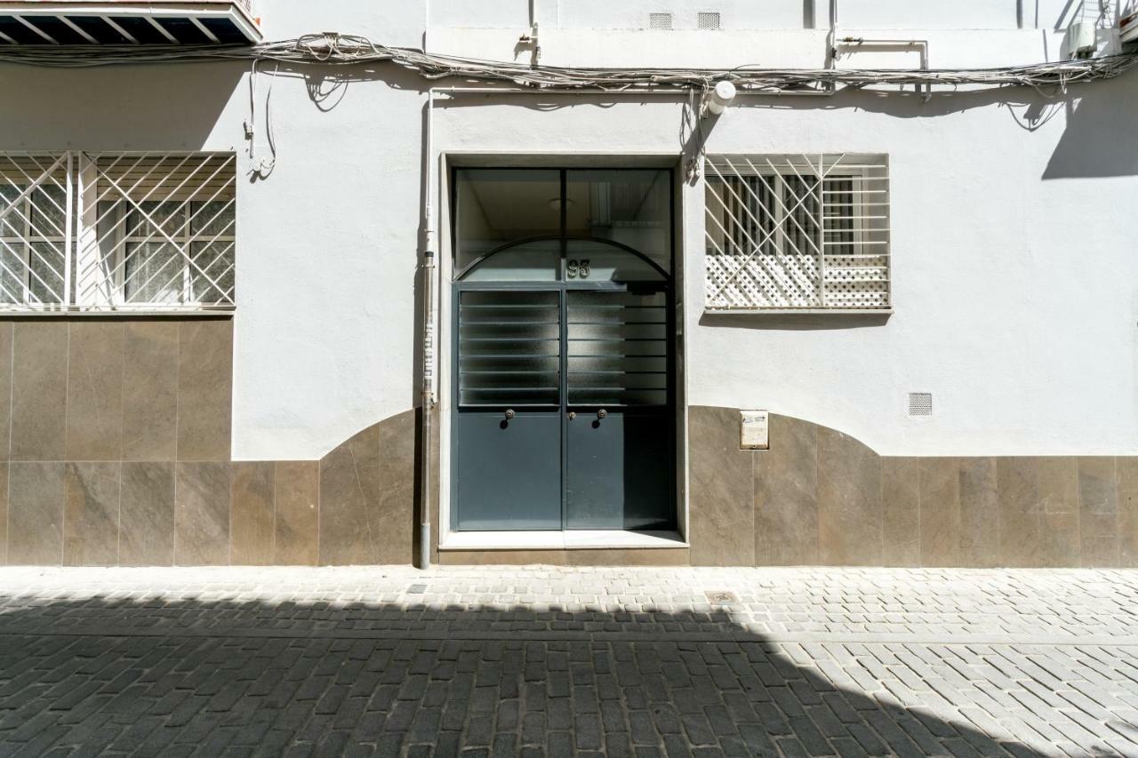 Triana 3 Bedrooms & 2 Bath Parking Included Севиля Екстериор снимка