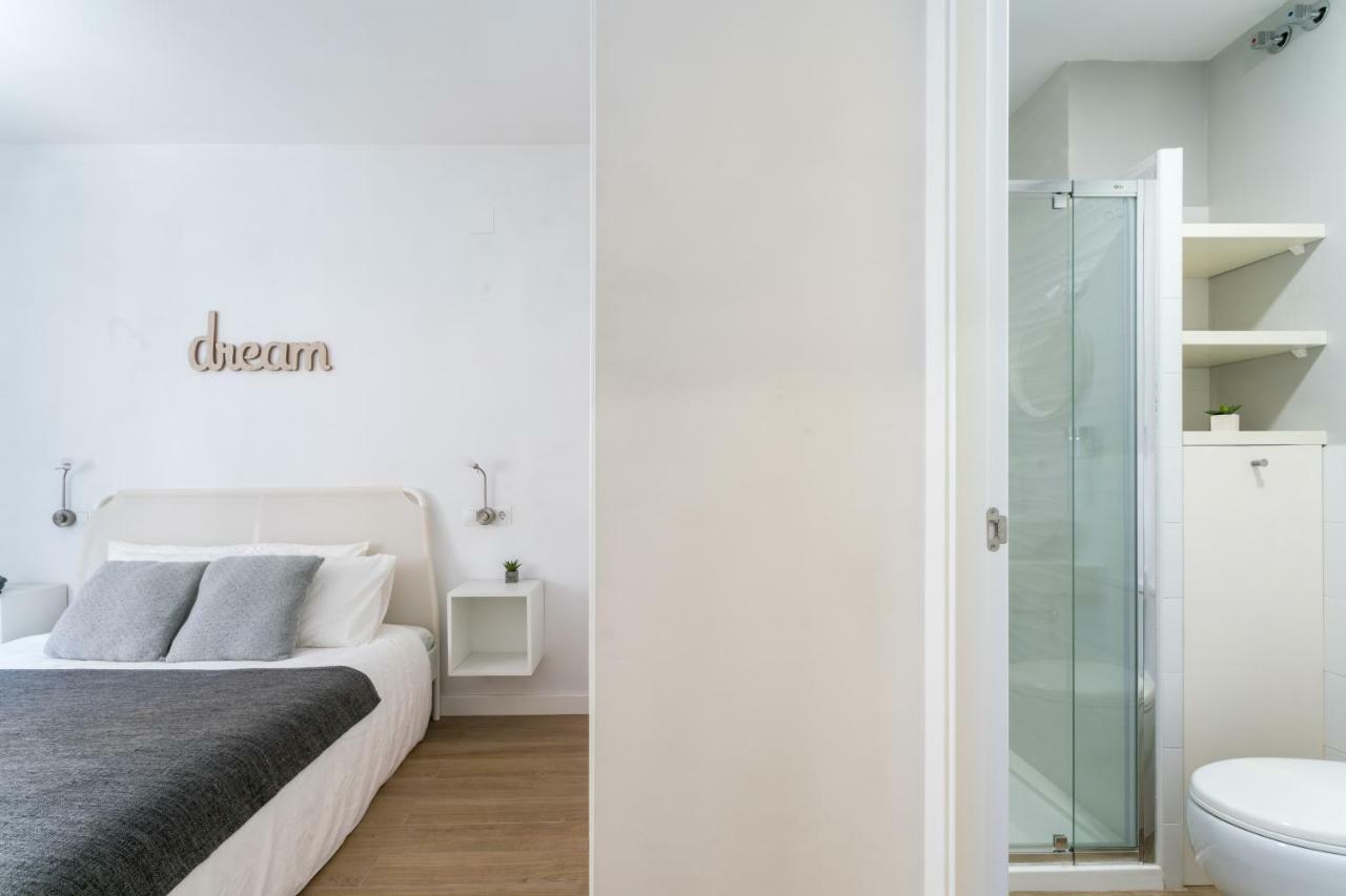 Triana 3 Bedrooms & 2 Bath Parking Included Севиля Екстериор снимка
