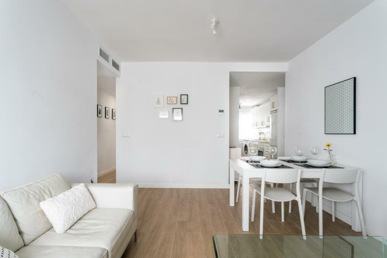 Triana 3 Bedrooms & 2 Bath Parking Included Севиля Екстериор снимка